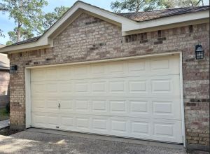 Before & After Garage Door Installation in Houston, TX (1)